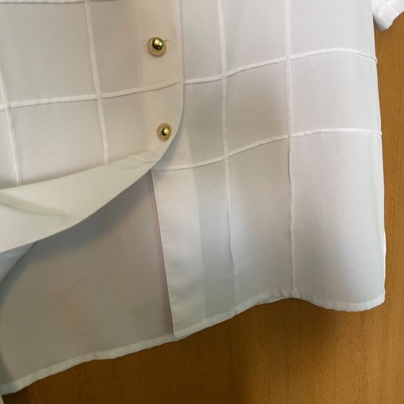 Script Short Sleeve White Blouse with golden buttons, padded shoulders - Picture 4 of 5